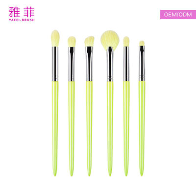 ซื้อ แปรงแต่งหน้าปั๊มโลโก้ร้อน มีแปรงพกพาส่วนตัวให้เลือก มาพร้อมกระเป๋าหรือซองพกพา เหมาะสำหรับมืออาชีพ การผลิตออนไลน์