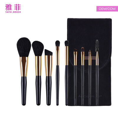 ซื้อ แปรงแต่งหน้ามืออาชีพ ขนแพะ 4 ซม. ออกแบบมาเพื่อมอบสัมผัสที่นุ่มนวลและการควบคุมที่แม่นยำระหว่างการแต่งหน้า การผลิตออนไลน์