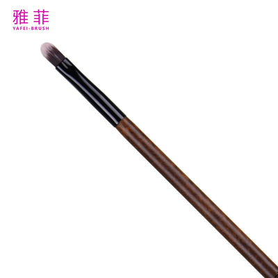 T21 คอนเซลเลอร์แม่นยํา Eyeshadow นุ่มแน่นแน่น สินทรีย์ วีแกน Bristle ทําด้วยมือ โรงงานแปรงเครื่องสําอาง